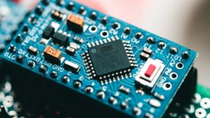 Read more about the article Hardware and Software Interruptions in Arduino